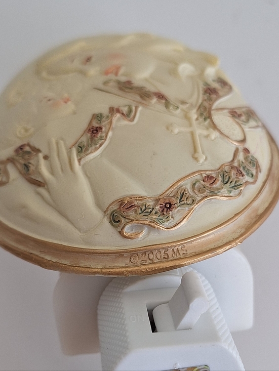 Night Light Angel - Picture 10 of 15